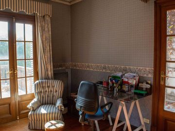 Casa de  6 ambientes con cochera y dependencia en venta en Vicente Lopez
