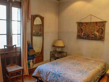 Casa de  6 ambientes con cochera y dependencia en venta en Vicente Lopez
