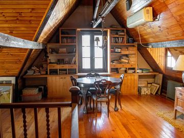 Casa de  6 ambientes con cochera y dependencia en venta en Vicente Lopez
