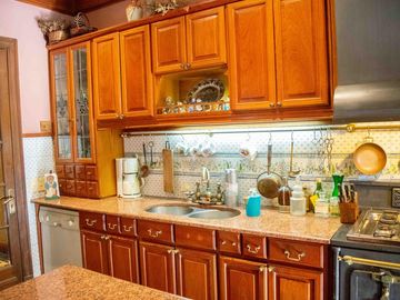 Casa de  6 ambientes con cochera y dependencia en venta en Vicente Lopez
