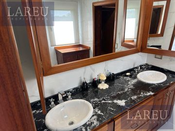 Casa en venta - Casuarinas Del Pilar