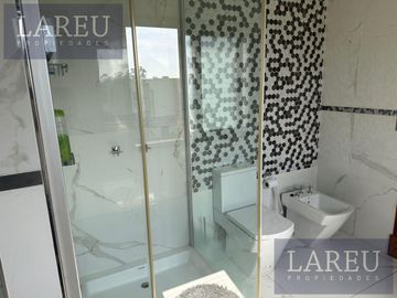 Casa en venta - Casuarinas Del Pilar