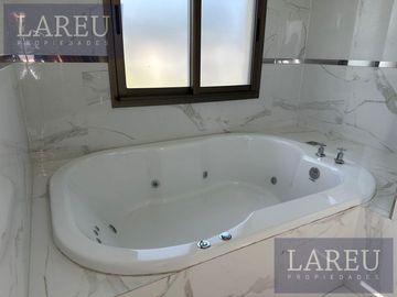 Casa en venta - Casuarinas Del Pilar