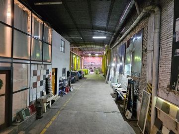 GALPON CON PTE GRUA - AVELLANEDA CENTRO - 27 X 10