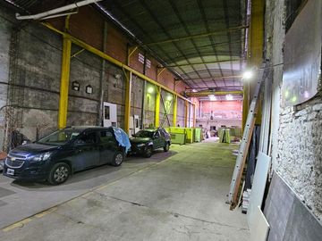 GALPON CON PTE GRUA - AVELLANEDA CENTRO - 27 X 10