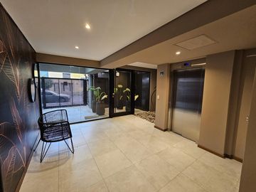 Departamento 3 ambientes con jardín y cochera - Saavedra