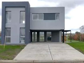 Casa A Estrenar En Venta Barrio Cerrado San Sebastián