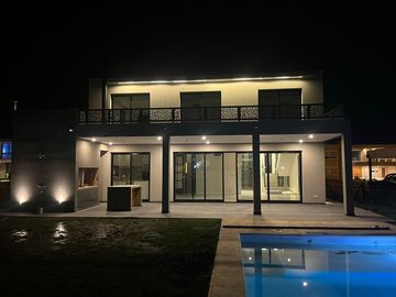 Casa en Barrio Cerrado Terralagos