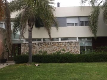 Casa - El Cazal