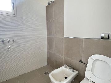 VENTA DUPLEX 3 DORM Housing Chacritas Zona sur Seguridad