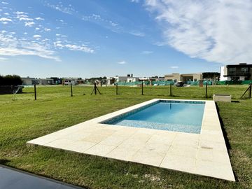 Casa en venta barrio San Felipe Canning
