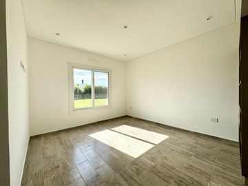 Casa en venta barrio San Felipe Canning