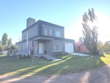 Casa en  venta! 3 dormitorios! Barrio Privado!