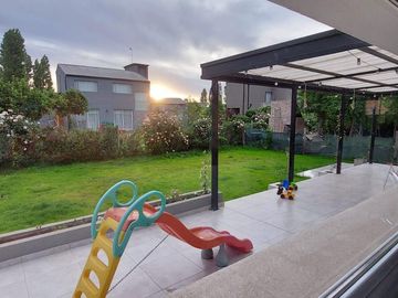 Casa en  venta! 3 dormitorios! Barrio Privado!