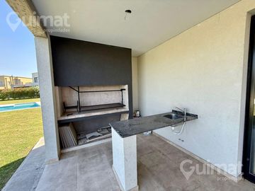 753M2 DE LOTE Casa en El Canton - Golf 90 -  A ESTRENAR, CON PISCINA, 4 AMB, COCINA Y PLAYROOM