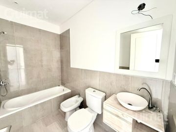 753M2 DE LOTE Casa en El Canton - Golf 90 -  A ESTRENAR, CON PISCINA, 4 AMB, COCINA Y PLAYROOM