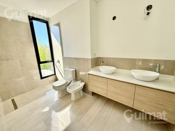 753M2 DE LOTE Casa en El Canton - Golf 90 -  A ESTRENAR, CON PISCINA, 4 AMB, COCINA Y PLAYROOM