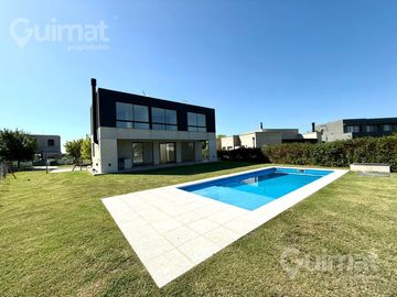 753M2 DE LOTE Casa en El Canton - Golf 90 -  A ESTRENAR, CON PISCINA, 4 AMB, COCINA Y PLAYROOM