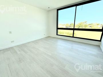 753M2 DE LOTE Casa en El Canton - Golf 90 -  A ESTRENAR, CON PISCINA, 4 AMB, COCINA Y PLAYROOM