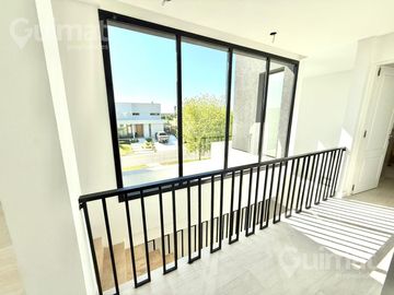 753M2 DE LOTE Casa en El Canton - Golf 90 -  A ESTRENAR, CON PISCINA, 4 AMB, COCINA Y PLAYROOM