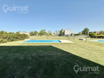 753M2 DE LOTE Casa en El Canton - Golf 90 -  A ESTRENAR, CON PISCINA, 4 AMB, COCINA Y PLAYROOM