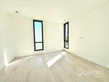 753M2 DE LOTE Casa en El Canton - Golf 90 -  A ESTRENAR, CON PISCINA, 4 AMB, COCINA Y PLAYROOM