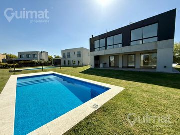 753M2 DE LOTE Casa en El Canton - Golf 90 -  A ESTRENAR, CON PISCINA, 4 AMB, COCINA Y PLAYROOM