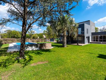 Casa en  Funes