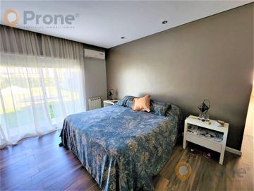 Casa en San Marino (Funes Hills)