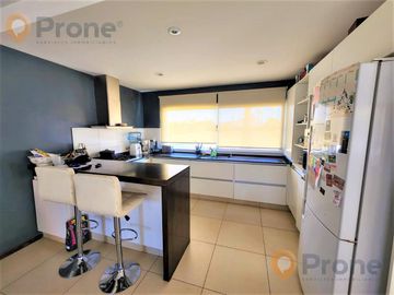 Casa en San Marino (Funes Hills)