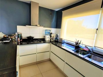 Casa en San Marino (Funes Hills)