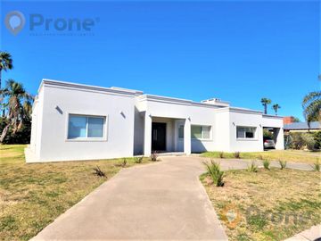 Casa en San Marino (Funes Hills)