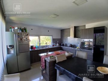 Juarez Beltrán vende Casa en Barrio Terrazas de Villa Allende 3 dormitorios