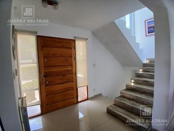 Juarez Beltrán vende Casa en Barrio Terrazas de Villa Allende 3 dormitorios