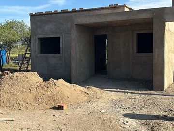 Casa en  Venta, USD69.000 a 5 cuadras de ruta 5 y 20 de la rotonda de Merlo,Barrio Pedro Melo