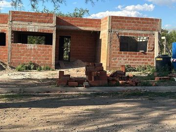 Casa en  Venta, USD69.000 a 5 cuadras de ruta 5 y 20 de la rotonda de Merlo,Barrio Pedro Melo
