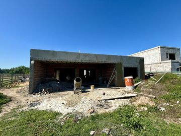 VENTA CASA SAN SEBASTIAN AREA 1 - 5 AMBIENTES