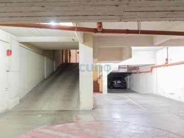 Rodriguez Peña y Libertador - Piso 4 ambientes cochera y baulera