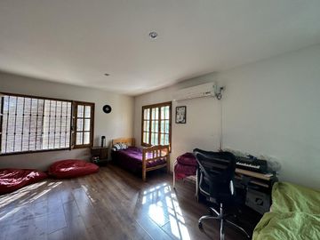 Hermosa Casa en Venta con quincho. Gran terreno, ideal Posada!!!!