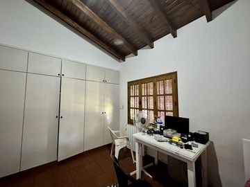 Hermosa Casa en Venta con quincho. Gran terreno, ideal Posada!!!!