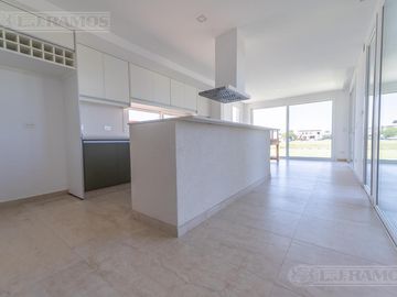 Casa - El Canton - Norte - Al Agua - PG