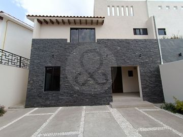 Casa en condominio en venta en San Sebastián
