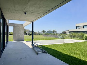 Casa en venta barrio Lagos de Canning
