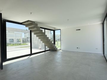 Casa en venta barrio Lagos de Canning
