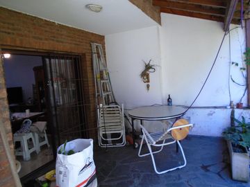 VENTA CASA 7 AMBIENTES EN VILLA MARTELLI