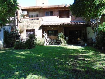 VENTA CASA 7 AMBIENTES EN VILLA MARTELLI