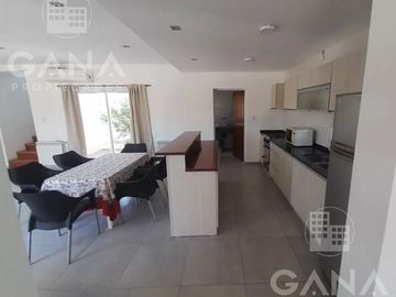 Casa Venta Roldan El Molino ,3 dormitorios, Pileta c/solarium, Cochera, todos los servicios -