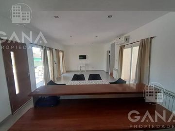 Casa Venta Roldan El Molino ,3 dormitorios, Pileta c/solarium, Cochera, todos los servicios -