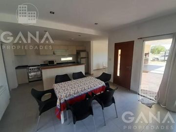 Casa Venta Roldan El Molino ,3 dormitorios, Pileta c/solarium, Cochera, todos los servicios -