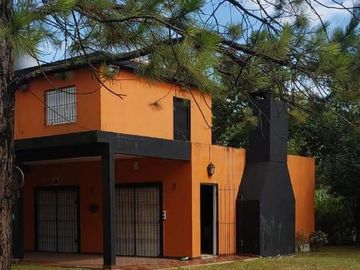 Casa de cuatro ambientes con Piscina en Barrio Privado Los Ombues, Florencio Varela a la Venta